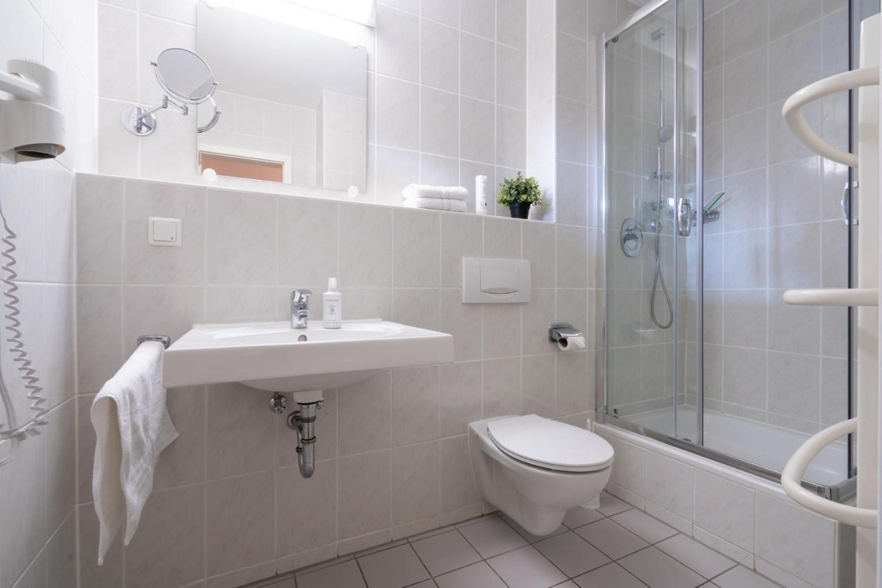 Feriendorf Rugana - Komfort Appartement Mit 1 Schlafzimmer Und Terrasse B16 Dranske Esterno foto